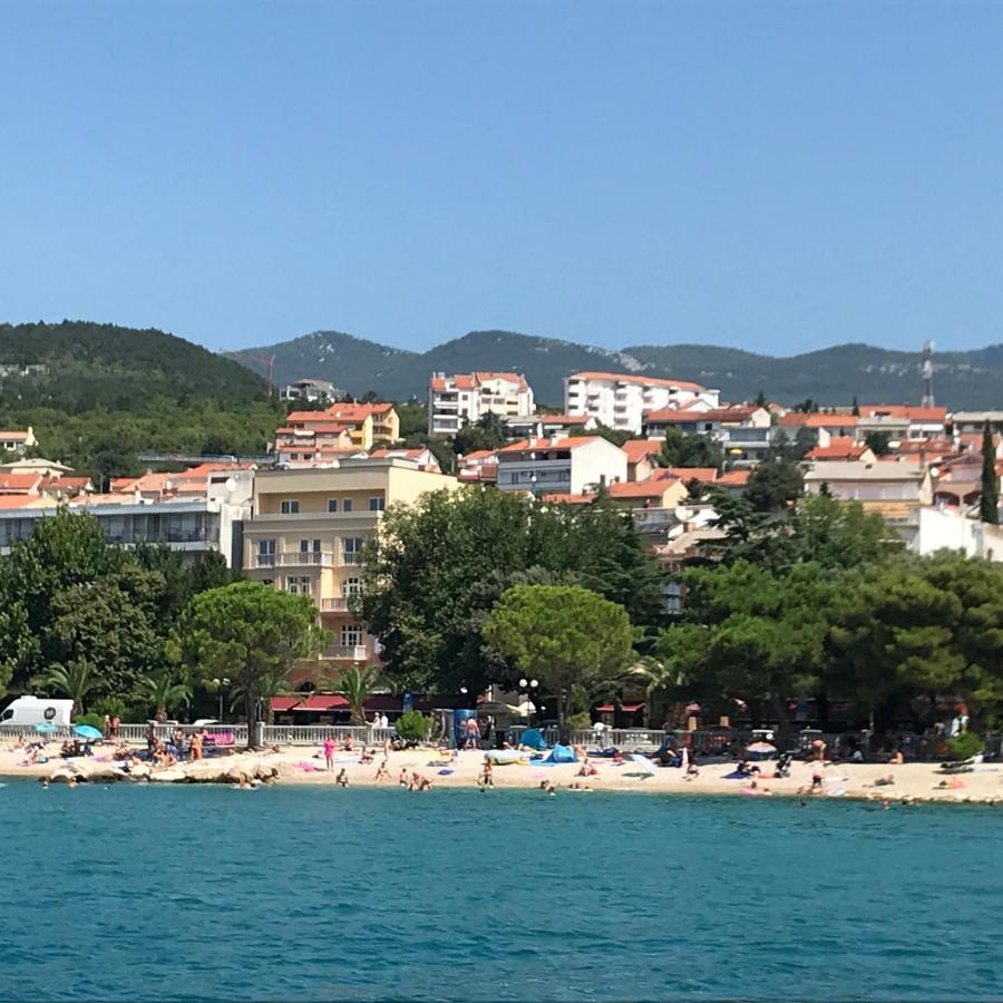 Little Tony- Center 40m Holiday home