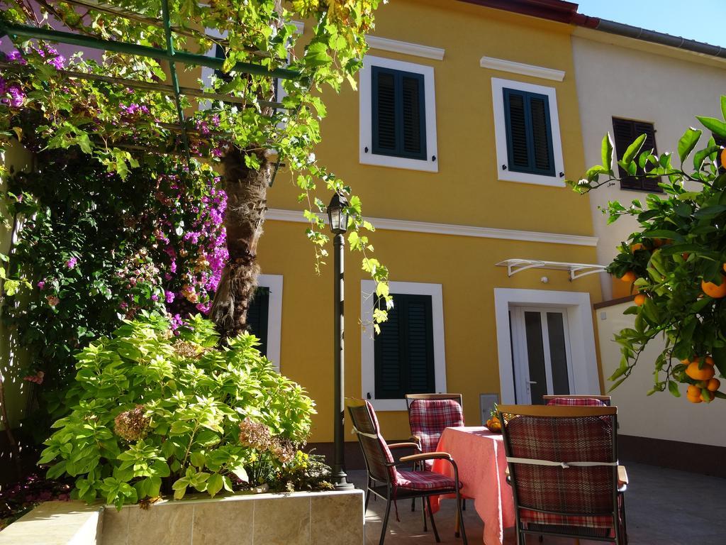 Little Tony- Center 40m Crikvenica