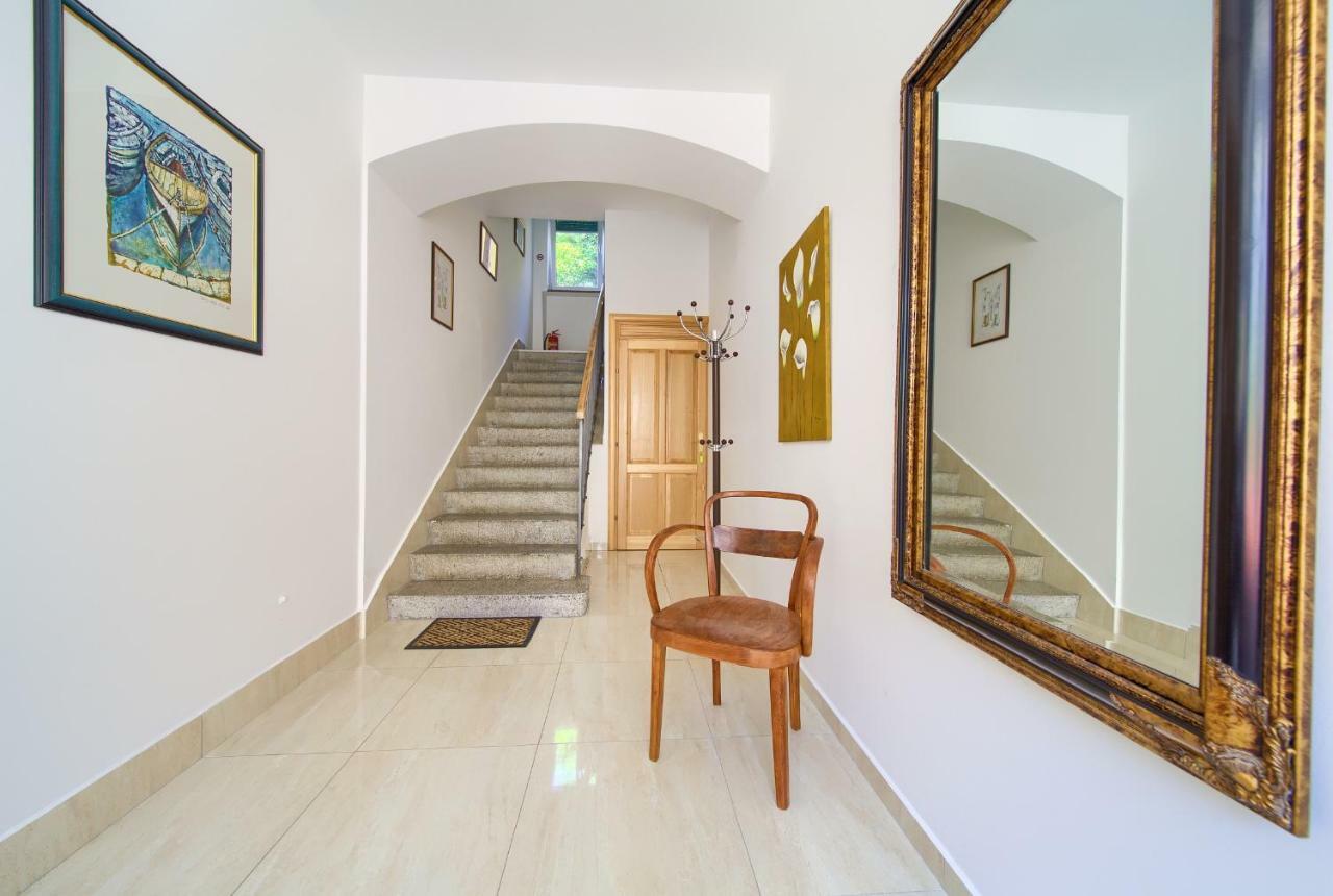 Little Tony- Center 40m Crikvenica